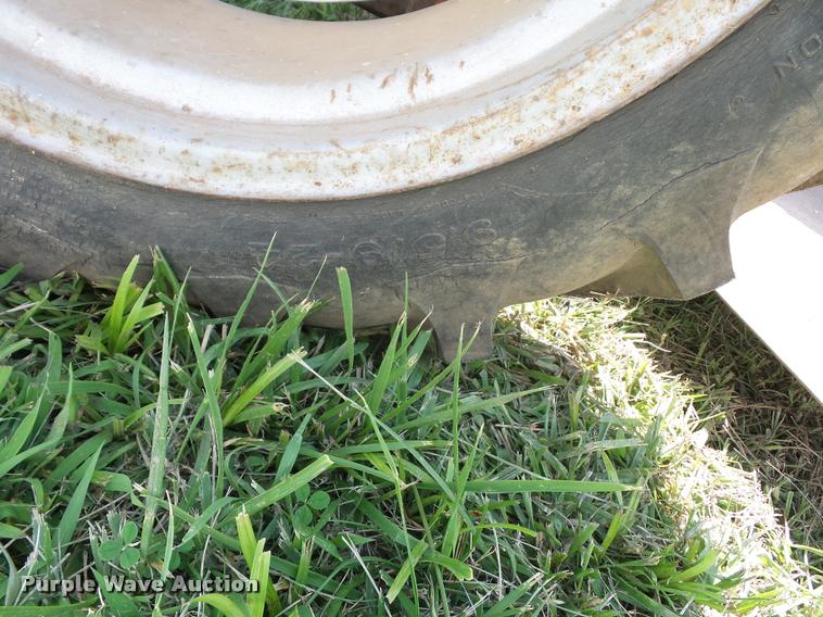 image for item DH9008 Allis Chalmers B tractor