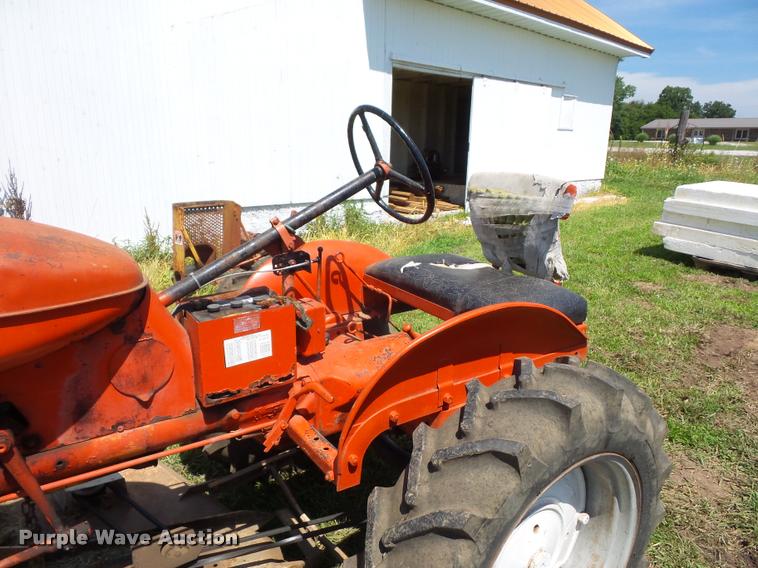 image for item DH9008 Allis Chalmers B tractor