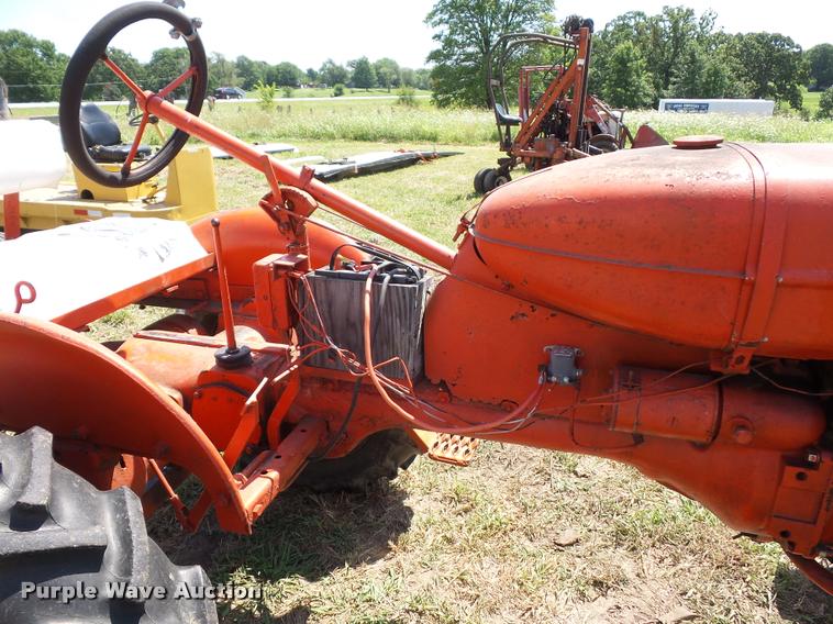 image for item DH9009 Allis Chalmers B tractor