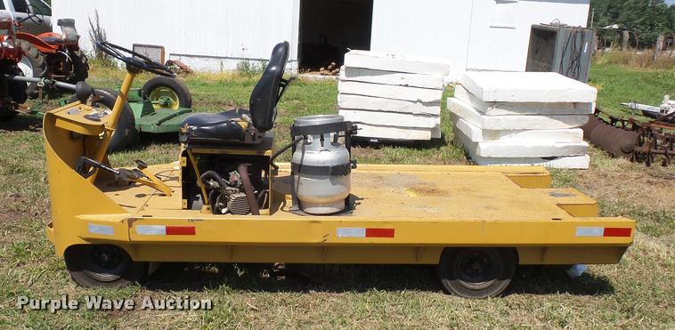 image for item DH9010 United Tractor 2500B4XLW utility vehicle