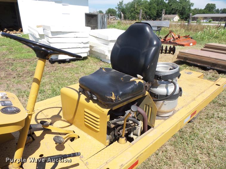 image for item DH9010 United Tractor 2500B4XLW utility vehicle