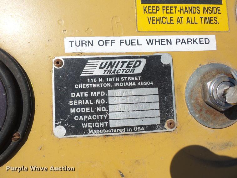 image for item DH9010 United Tractor 2500B4XLW utility vehicle