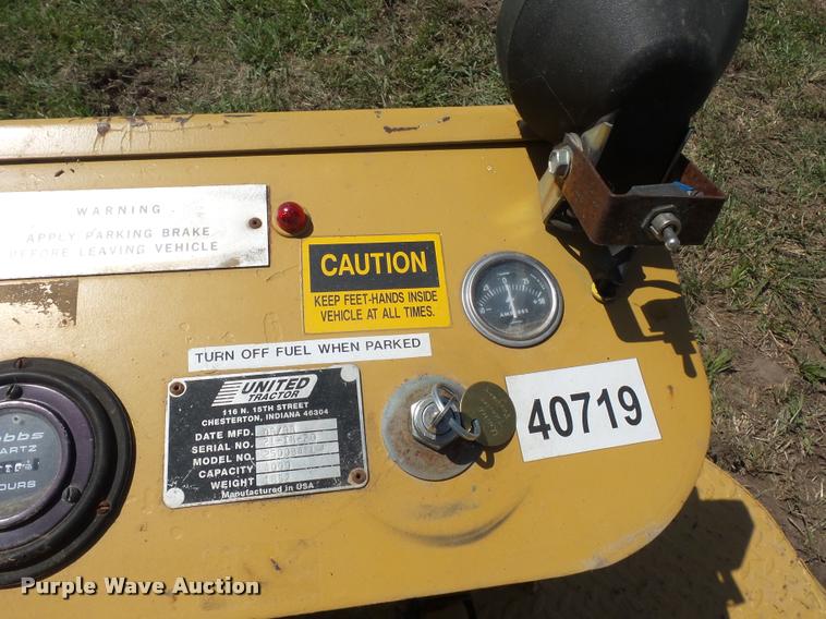 image for item DH9010 United Tractor 2500B4XLW utility vehicle