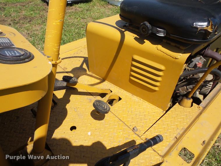 image for item DH9010 United Tractor 2500B4XLW utility vehicle