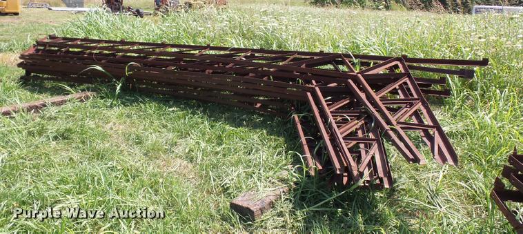 image for item DH9028 (10) steel trusses