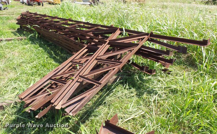 image for item DH9028 (10) steel trusses