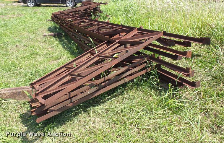 image for item DH9029 (10) steel trusses
