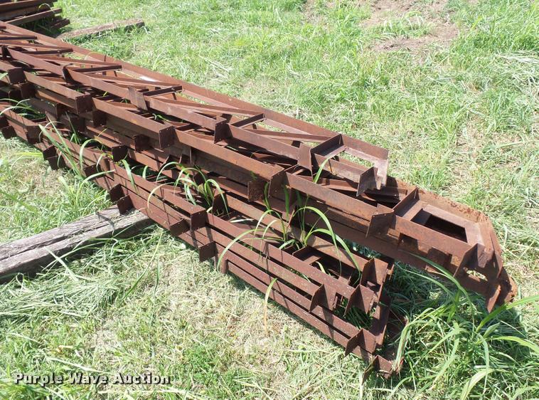 image for item DH9029 (10) steel trusses