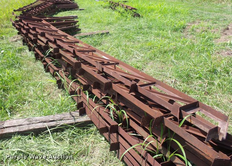 image for item DH9029 (10) steel trusses