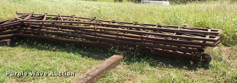 image for item DH9033 (10) steel trusses