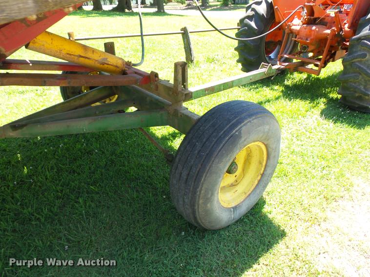 image for item DH9036 John Deere hay wagon