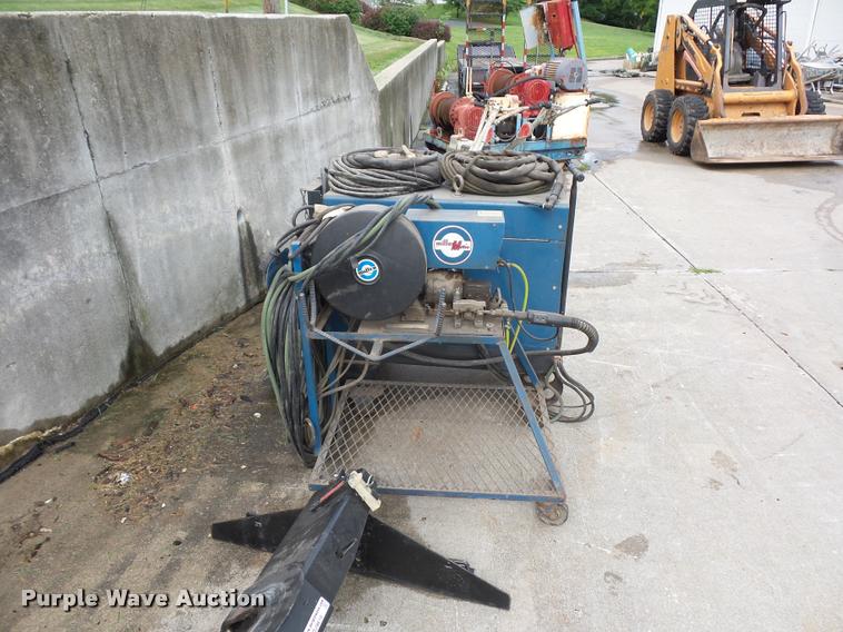 image for item DJ9612 Miller CP250TS welder