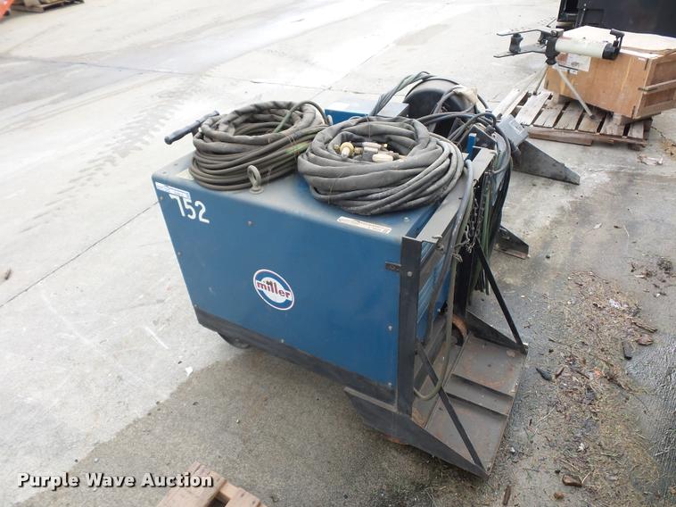image for item DJ9612 Miller CP250TS welder