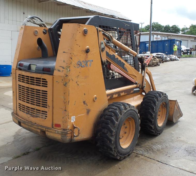 image for item DJ9614 2004 Case 90XT skid steer