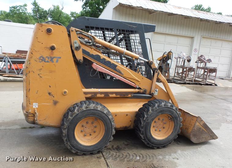 image for item DJ9614 2004 Case 90XT skid steer