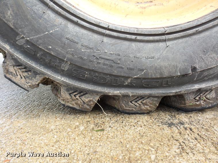 image for item DJ9614 2004 Case 90XT skid steer