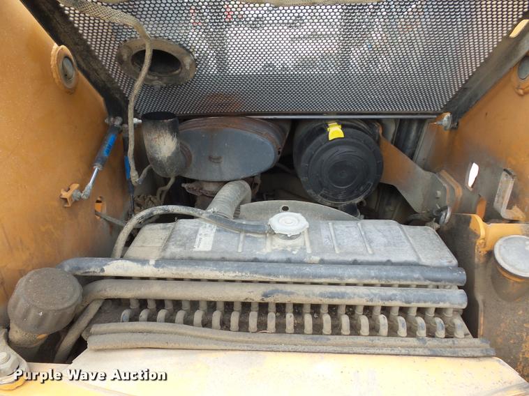 image for item DJ9614 2004 Case 90XT skid steer