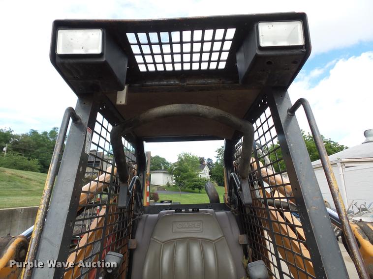 image for item DJ9614 2004 Case 90XT skid steer