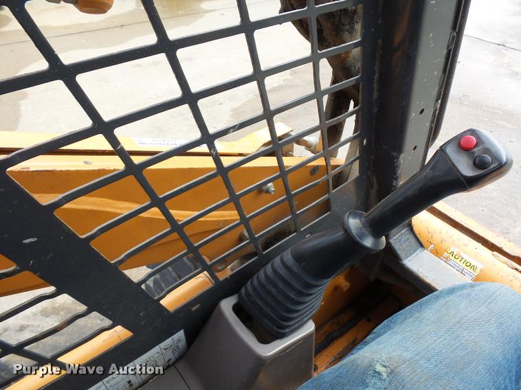 image for item DJ9614 2004 Case 90XT skid steer