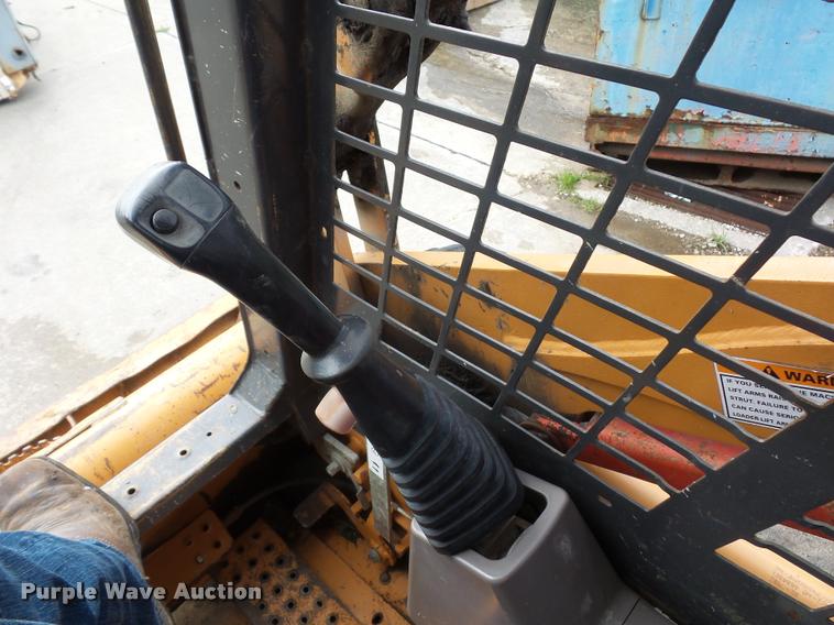 image for item DJ9614 2004 Case 90XT skid steer