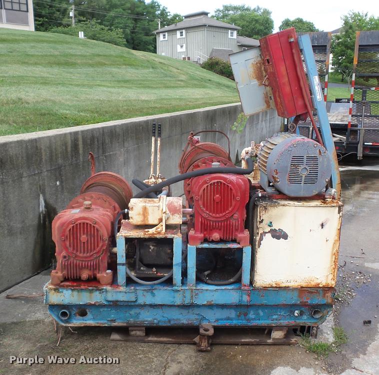 image for item DJ9619 HST 80 winch