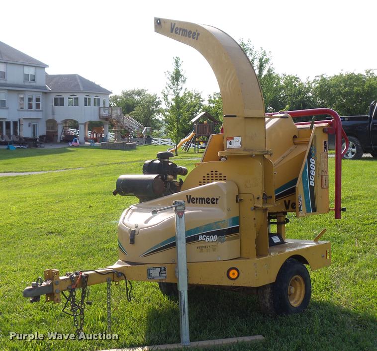 image for item DJ9622 Vermeer BC600XL chipper
