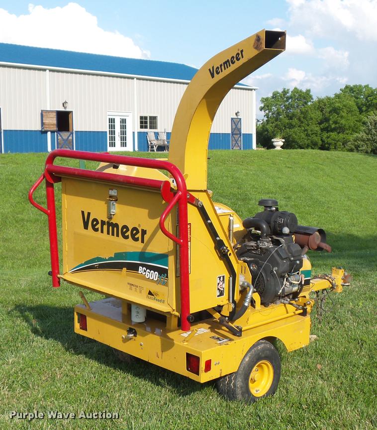 image for item DJ9622 Vermeer BC600XL chipper