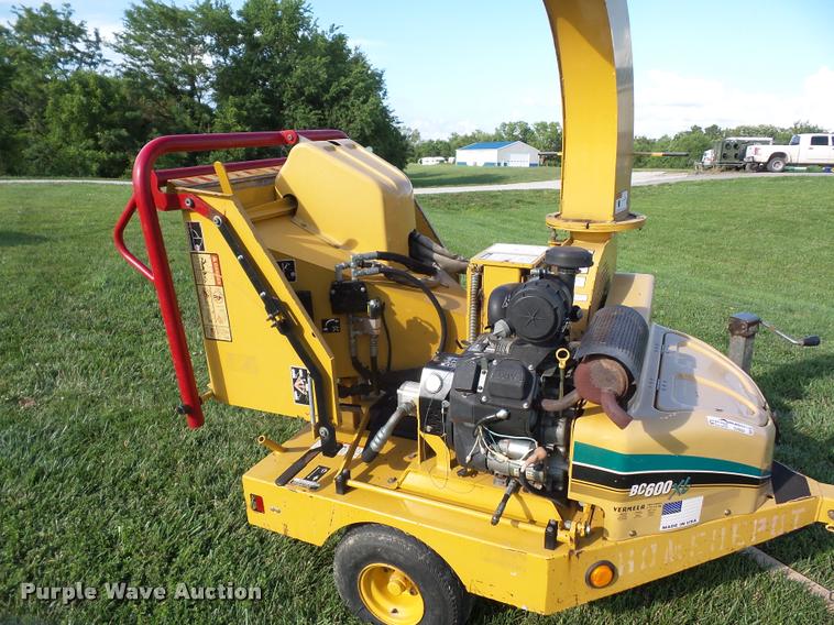 image for item DJ9622 Vermeer BC600XL chipper