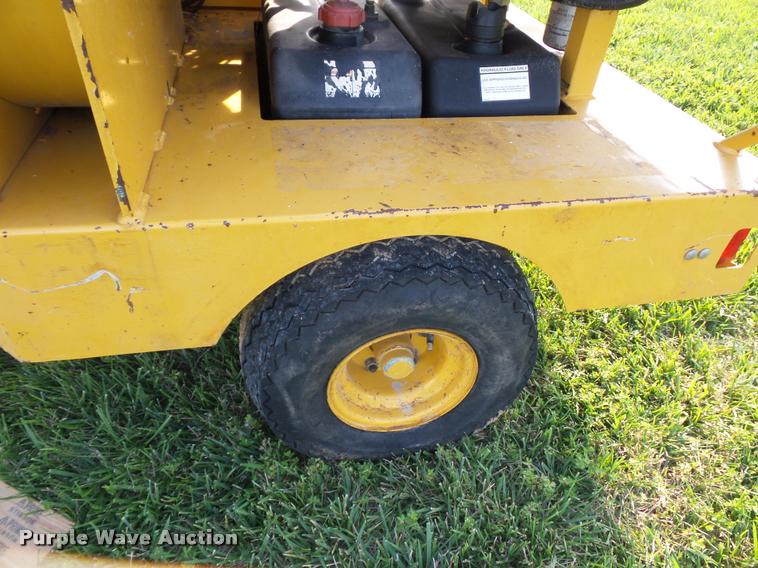 image for item DJ9622 Vermeer BC600XL chipper