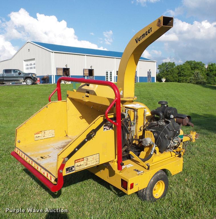 image for item DJ9622 Vermeer BC600XL chipper