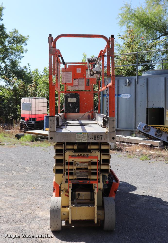 image for item DK9575 2006 JLG 2630ES scissor lift