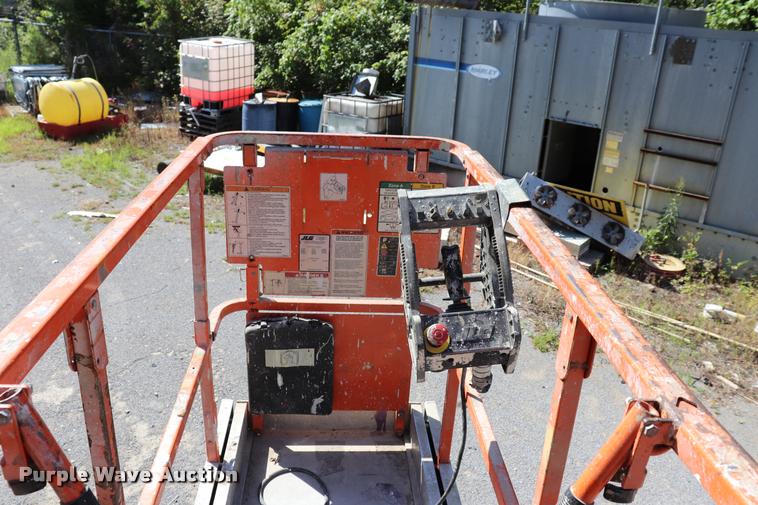 image for item DK9575 2006 JLG 2630ES scissor lift