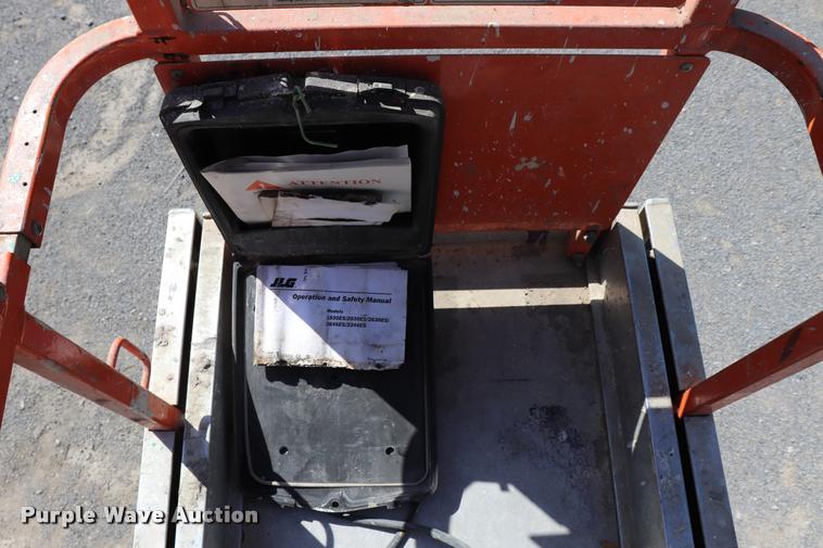 image for item DK9575 2006 JLG 2630ES scissor lift