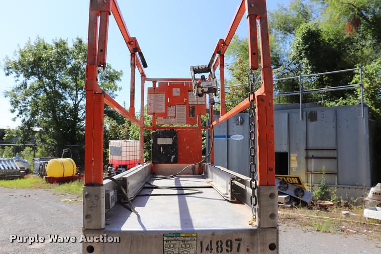 image for item DK9575 2006 JLG 2630ES scissor lift