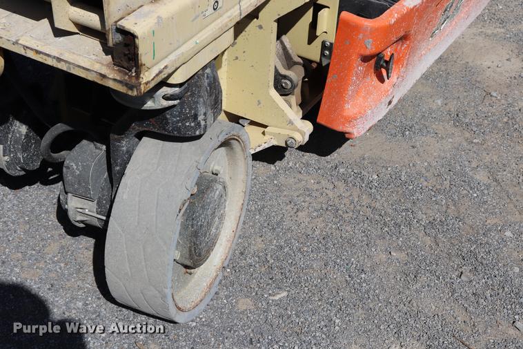 image for item DK9575 2006 JLG 2630ES scissor lift