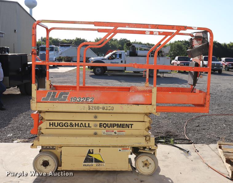 image for item DK9580 JLG 1932E2 scissor lift