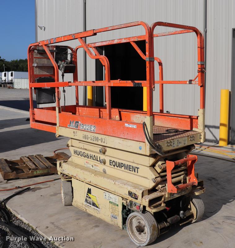image for item DK9580 JLG 1932E2 scissor lift