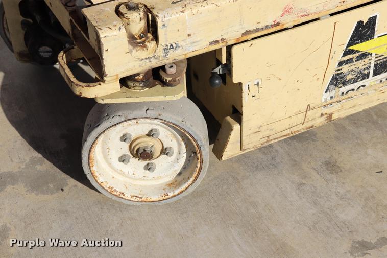 image for item DK9580 JLG 1932E2 scissor lift