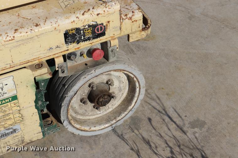 image for item DK9580 JLG 1932E2 scissor lift