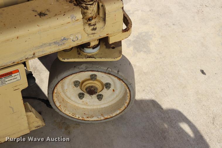 image for item DK9580 JLG 1932E2 scissor lift