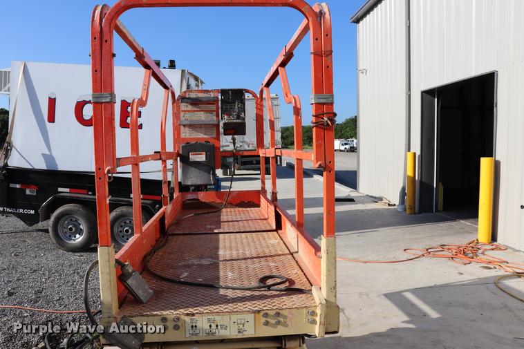 image for item DK9580 JLG 1932E2 scissor lift