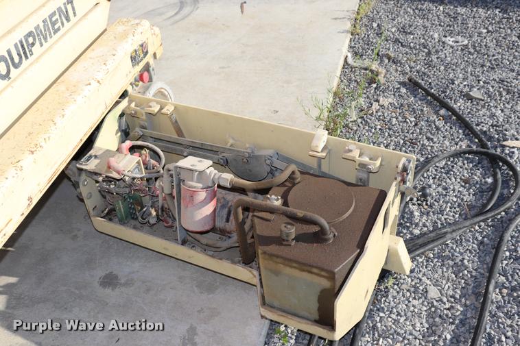image for item DK9580 JLG 1932E2 scissor lift