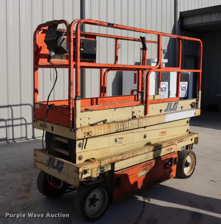 image for item DK9581 JLG 2033E scissor lift