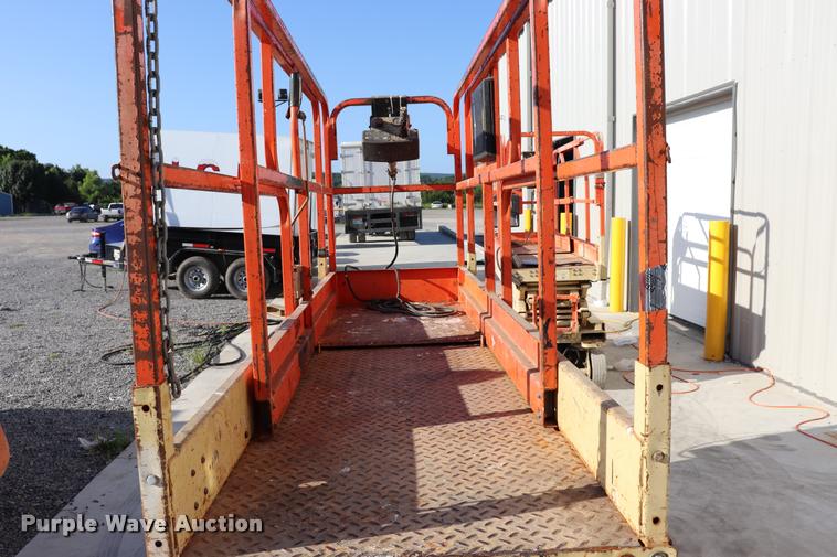 image for item DK9581 JLG 2033E scissor lift