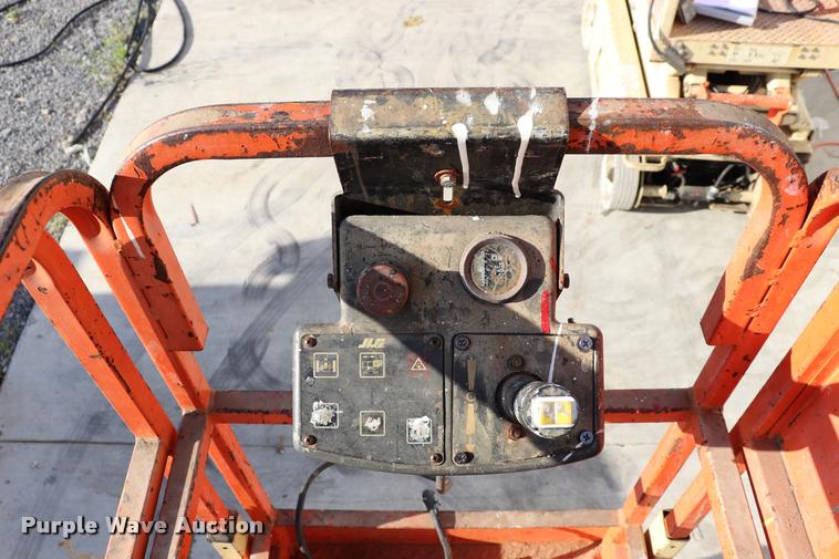 image for item DK9581 JLG 2033E scissor lift