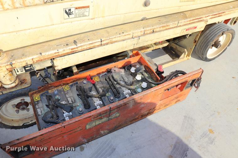 image for item DK9581 JLG 2033E scissor lift