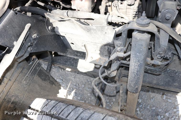 image for item DK9582 2005 Isuzu NPR refrigerated truck