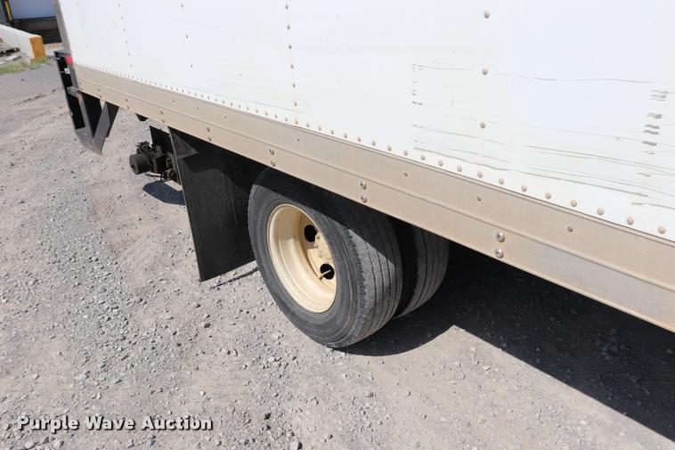 image for item DK9582 2005 Isuzu NPR refrigerated truck