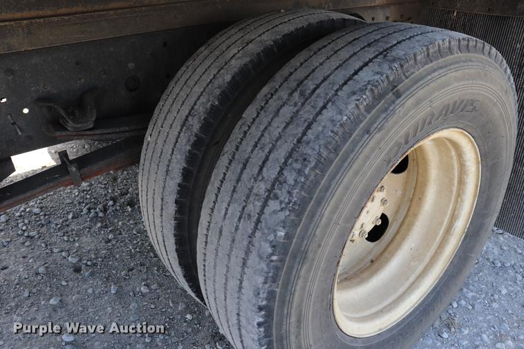 image for item DK9582 2005 Isuzu NPR refrigerated truck