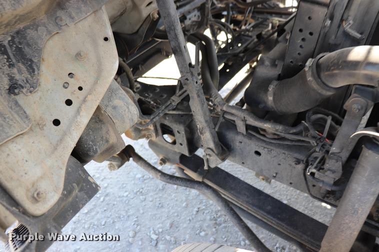 image for item DK9582 2005 Isuzu NPR refrigerated truck